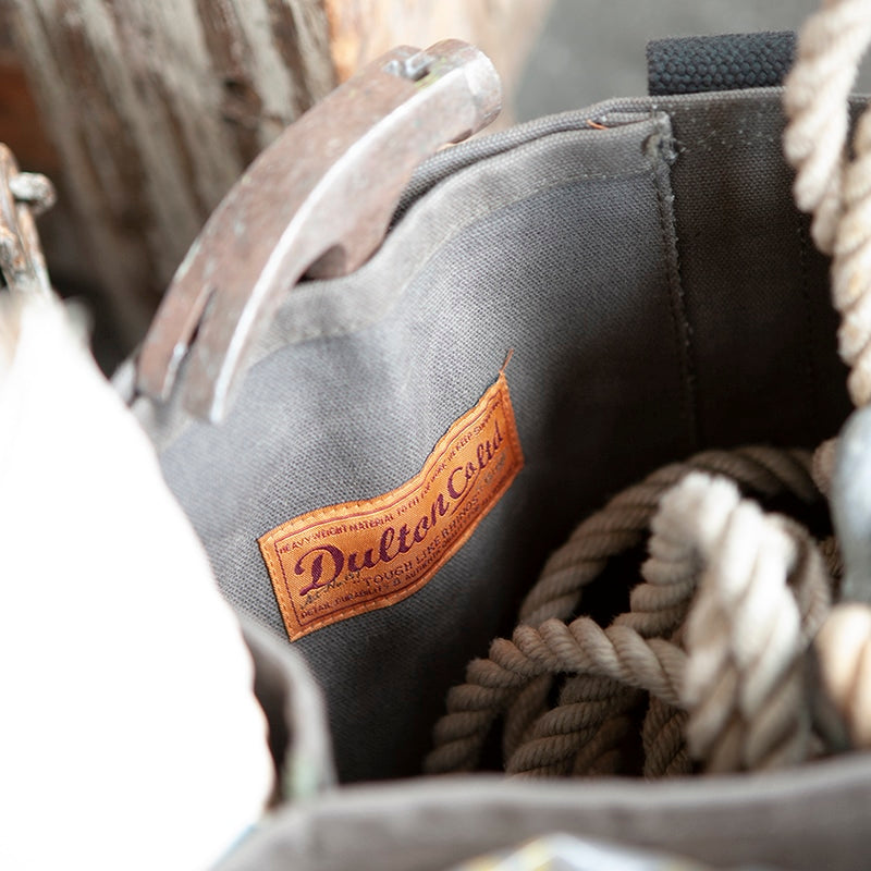 働く人に使って欲しい、頼りになるバッグ WORKER BAG OLIVE